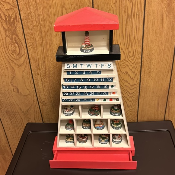 Lighthouse Wooden Calandar Decor - Picture 5 of 5